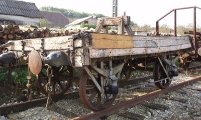 Midi-wagon-plat-chassis-bois-CFHQ