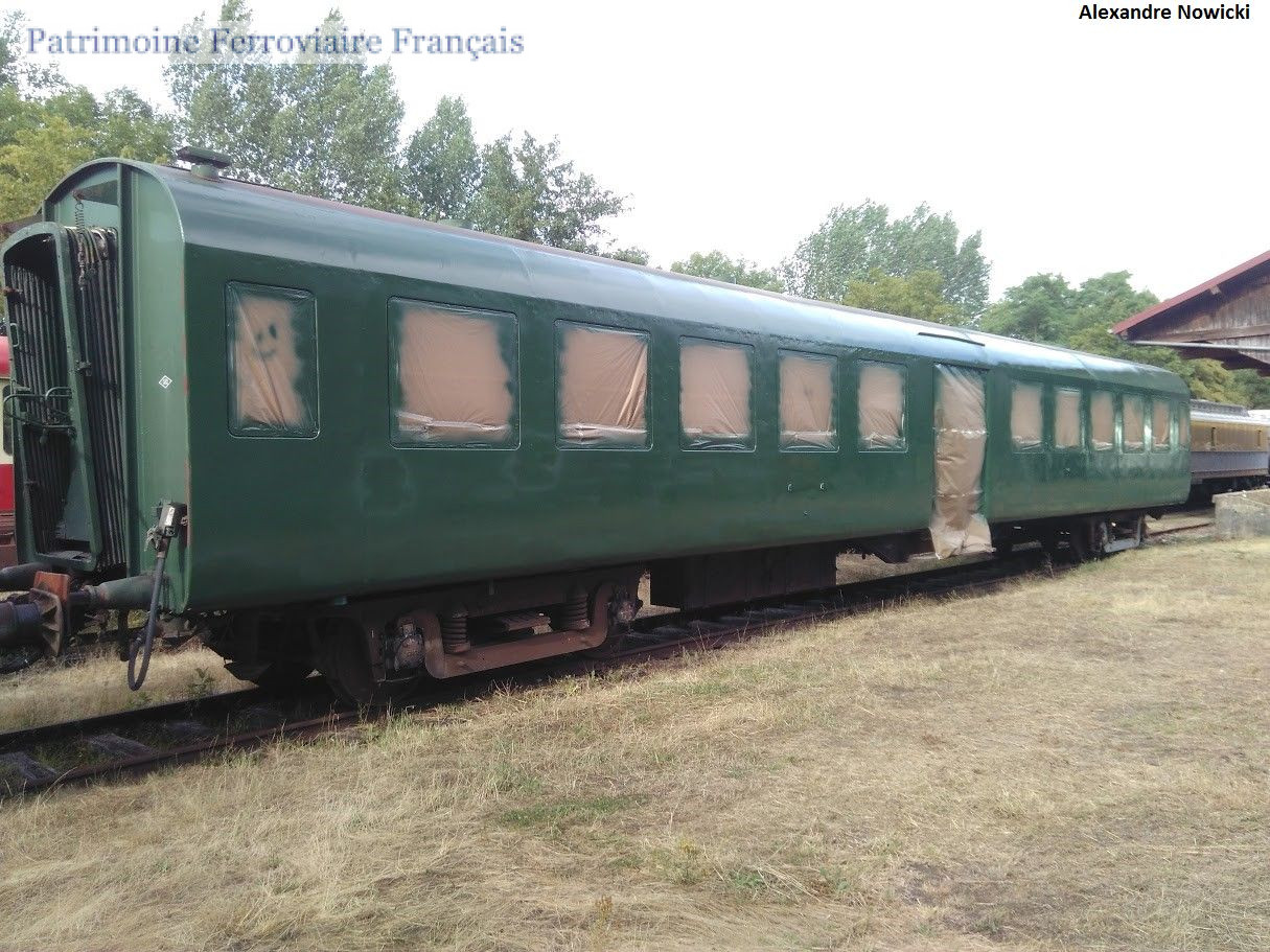 FLEISCHMANN 867902 K 4-Achser Voiture de Tourisme 2.Kl DB Feu Arrière