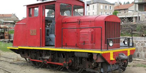 VM CFD Charentes locotracteur n°62 – Velay Express