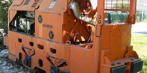VE52,5 indus. locotracteur Berry 4735 T2 xxxx – Peypin